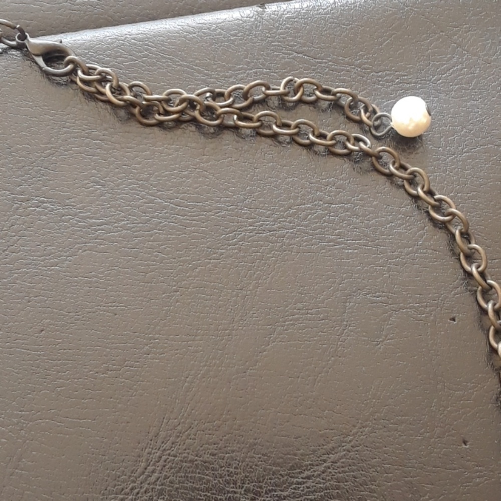 Flower button necklace - Picture 4 of 4